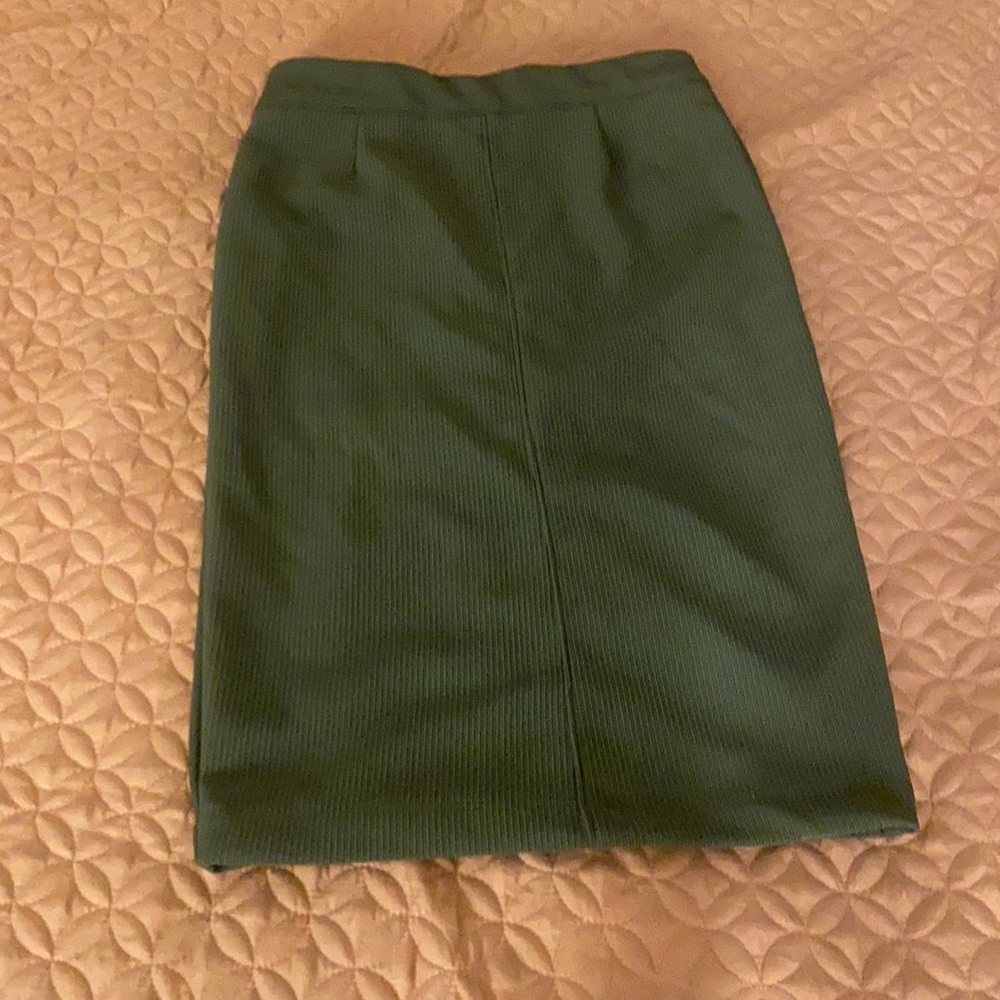 Green long skirt with a back zipper